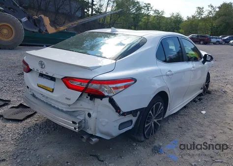 2020 Toyota Camry Se z USA, uszkodzony, nr VIN 4T1G11AK0LU503828